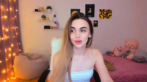 Snapshot of mellifluoustess chatting on 01/07/25, 11:45 Tessa online show from 01/07/25, 11:45