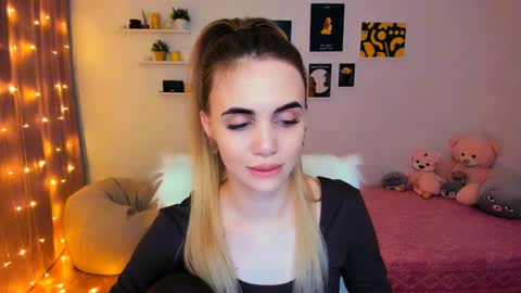 Snapshot of mellifluoustess chatting on 02/02/25, 11:11 Tessa online show from 02/02/25, 11:11