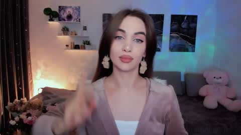 Tessa online show from 12/16/25, 09:53