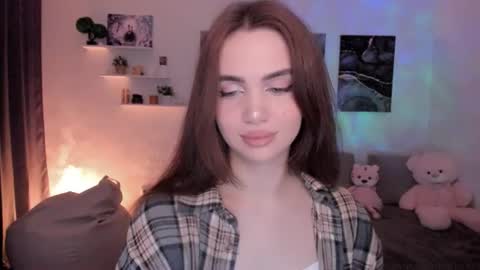 Tessa online show from 07/25/26, 05:16