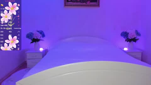 Snapshot of mellina_tey chatting on 12/22/25, 08:17 Mellina online show from 12/22/25, 08:17