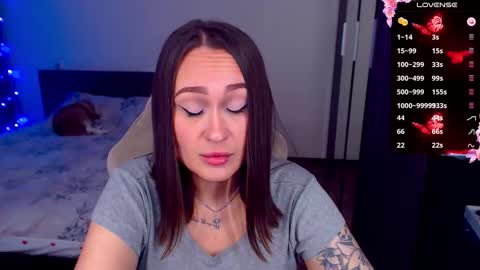 Snapshot of mellovell chatting on 10/31/25, 09:49 Mel online show from 10/31/25, 09:49