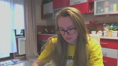 Melly online show from 02/12/25, 07:44