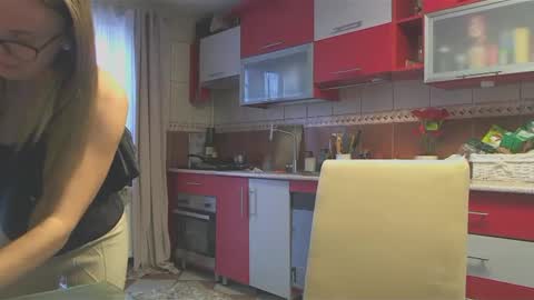 Melly online show from 02/23/25, 09:55