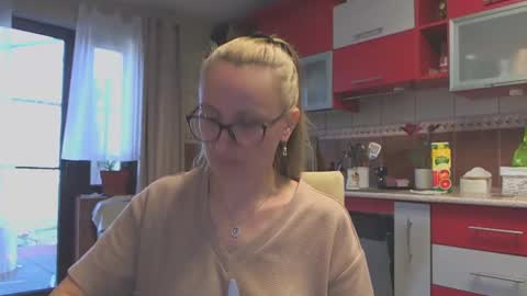 Melly online show from 03/07/25, 08:02