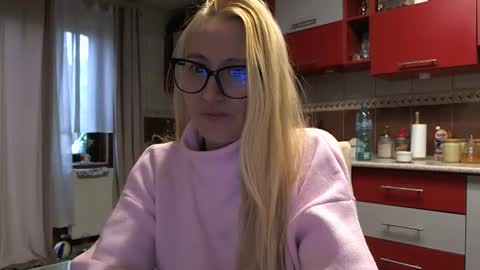 Melly online show from 11/26/25, 07:31