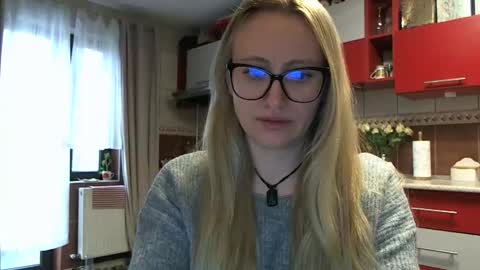 Melly online show from 03/03/26, 07:25