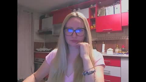 Melly online show from 03/18/26, 11:08