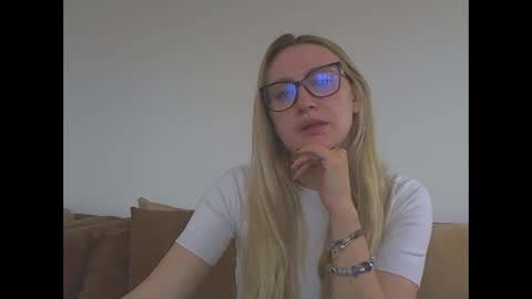 Melly online show from 04/03/26, 07:50