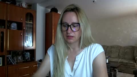 Snapshot of melly_rosey chatting on 07/01/26, 07:43 Melly online show from 07/01/26, 07:43