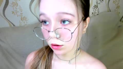 MelMooon online show from 01/09/26, 12:24