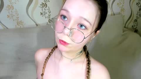 MelMooon online show from 01/13/26, 12:05