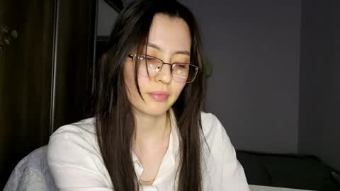 Snapshot of melodeehayden chatting on 05/29/26, 03:32 Nika online show from 05/29/26, 03:32