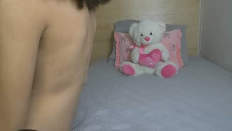 Snapshot of melodi_20 chatting on 06/17/26, 11:45 Melodi online show from 06/17/26, 11:45