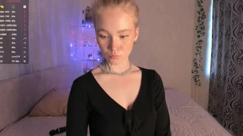 Snapshot of melodievejar chatting on 05/22/26, 02:12 melodievejar online show from 05/22/26, 02:12