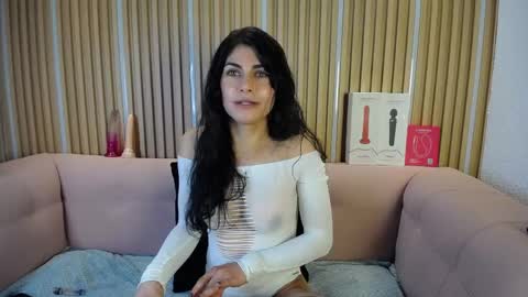 Snapshot of melodiroux_ chatting on 04/28/26, 02:55 Melodi online show from 04/28/26, 02:55