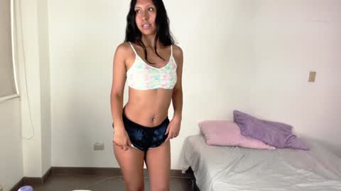 Snapshot of melody24_ chatting on 02/06/25, 02:58 melody24_ online show from 02/06/25, 02:58