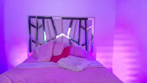 Snapshot of melody__77 chatting on 11/24/25, 07:24 online show from 11/24/25, 07:24