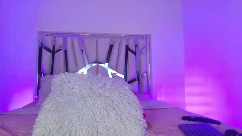 Snapshot of melody__77 chatting on 11/27/25, 08:22 online show from 11/27/25, 08:22