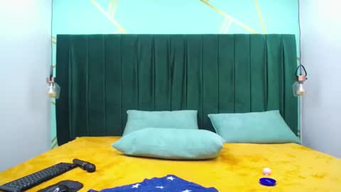 melody_kener online show from 02/21/25, 05:56