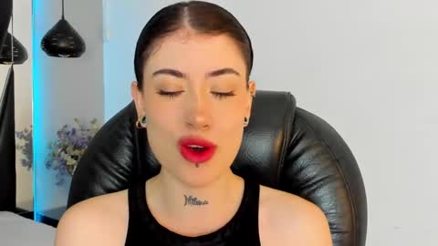 Snapshot of melody_suarez chatting on 12/11/24, 07:25 MELODY online show from 12/11/24, 07:25