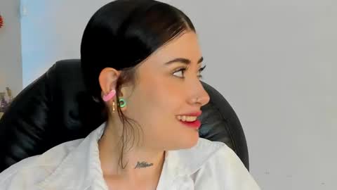 Snapshot of melody_suarez chatting on 12/12/24, 10:52 MELODY online show from 12/12/24, 10:52