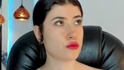 Snapshot of melody_suarez chatting on 01/09/25, 01:29 MELODY online show from 01/09/25, 01:29