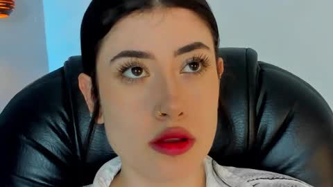 Snapshot of melody_suarez chatting on 01/17/25, 07:38 MELODY online show from 01/17/25, 07:38