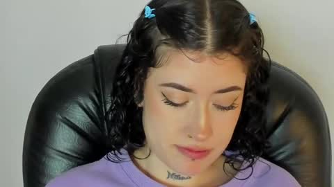 Snapshot of melody_suarez chatting on 02/06/25, 07:51 MELODY online show from 02/06/25, 07:51