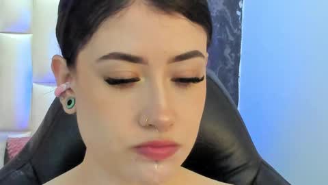 Snapshot of melody_suarez chatting on 02/07/25, 08:10 MELODY online show from 02/07/25, 08:10