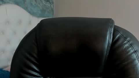 Snapshot of melody_suarez chatting on 02/08/25, 08:31 MELODY online show from 02/08/25, 08:31