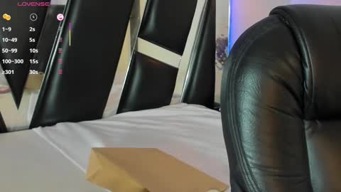 Snapshot of melody_suarez chatting on 03/12/25, 11:12 MELODY online show from 03/12/25, 11:12