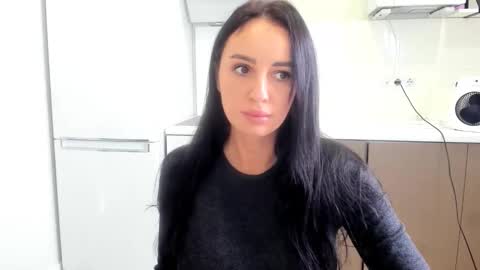 Snapshot of melodyhewit chatting on 11/14/25, 09:19 Masha online show from 11/14/25, 09:19