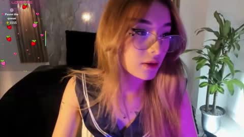 melodylanee online show from 11/27/25, 11:01