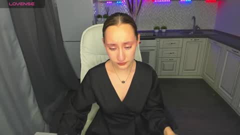 Snapshot of melodyoflovee chatting on 12/05/24, 04:42 Kaylie online show from 12/05/24, 04:42