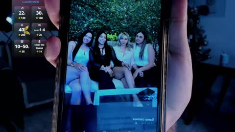 Snapshot of melodypetitex chatting on 12/16/24, 11:18 sophia online show from 12/16/24, 11:18