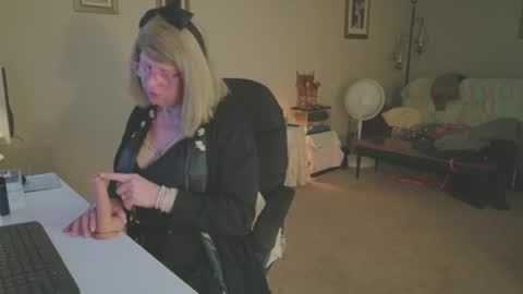 Melody online show from 12/14/25, 07:58