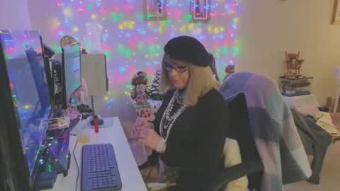 Melody online show from 12/21/25, 11:56