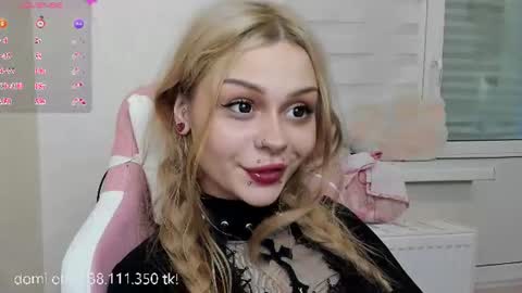 Snapshot of melonipinkbb chatting on 07/03/26, 06:03 MELONI online show from 07/03/26, 06:03