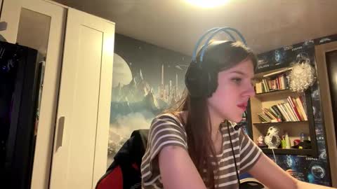 Hi Im Aria 18 years old online show from 09/27/25, 03:17