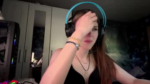 Hi Im Aria 18 years old online show from 10/17/25, 12:30