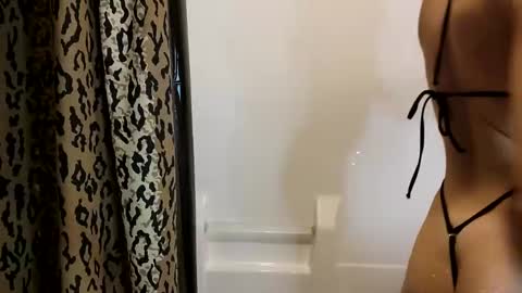 meltingmynx online show from 10/30/25, 11:33