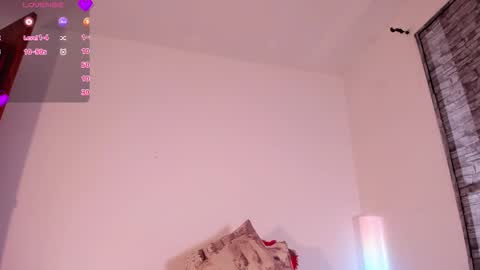 Snapshot of mely_rosee chatting on 09/11/25, 11:32 online show from 09/11/25, 11:32