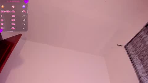 Snapshot of mely_rosee chatting on 09/18/25, 11:45 online show from 09/18/25, 11:45