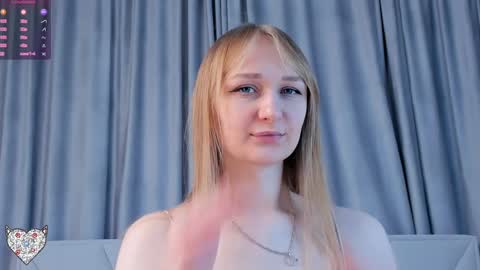 Snapshot of memento_mary chatting on 02/07/25, 04:03 The princess of your dreams online show from 02/07/25, 04:03