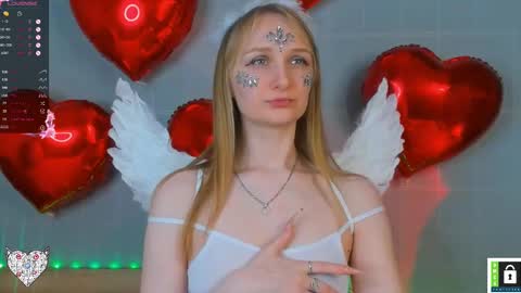 Snapshot of memento_mary chatting on 02/14/25, 06:29 The princess of your dreams online show from 02/14/25, 06:29