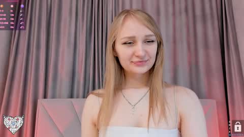 Snapshot of memento_mary chatting on 02/25/25, 03:16 The princess of your dreams online show from 02/25/25, 03:16