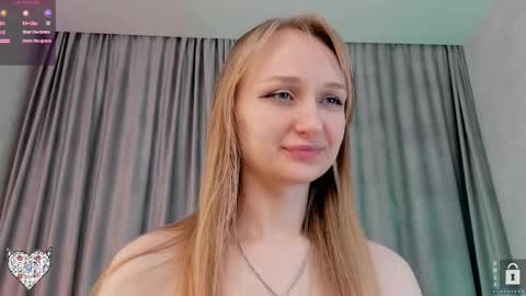 Snapshot of memento_mary chatting on 03/05/25, 12:38 The princess of your dreams online show from 03/05/25, 12:38