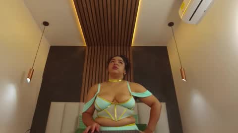  Memphis Williams  online show from 12/05/25, 01:42