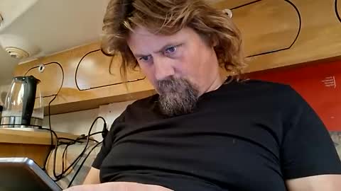 Snapshot of men10_12_1983 chatting on 09/26/25, 07:01 men10_12_1983 online show from 09/26/25, 07:01